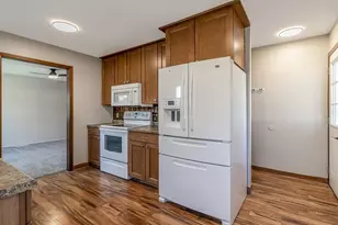 532 McKinley Ave, North Mankato, MN 56003 - Photo 16
