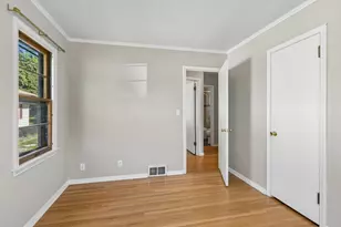 1041 36th Ave NE, Minneapolis, MN 55418 - Photo 16