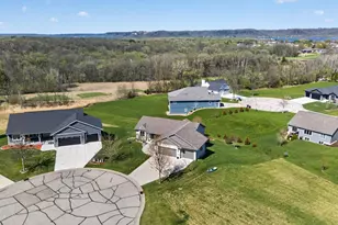 105 Hillwood Dr, Lake City, MN 55041 - Photo 66