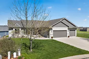 105 Hillwood Dr, Lake City, MN 55041 - Photo 4