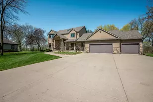 180 Jo Ray Dr, Mankato, MN 56001 - Photo 2