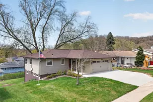 1561 11th Ave NE, Rochester, MN 55906 - Photo 2