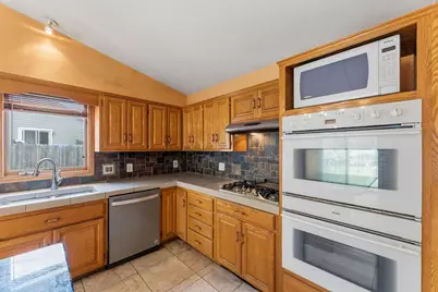 8568 Chanhassen Hills Drive S, Chanhassen, MN 55317 - Photo 10