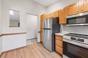7325 Bren Ln, Eden Prairie, MN 55346 - Photo 8