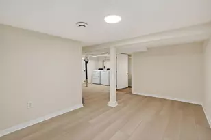 1627 Thomas Ave N, Minneapolis, MN 55411 - Photo 22