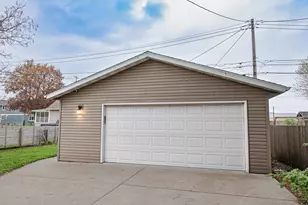 1172 W 4th St, Winona, MN 55987 - Photo 4