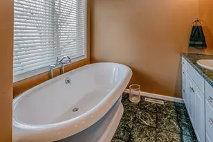 1405 Geneva Dr, Alexandria, MN 56308 - Photo 32