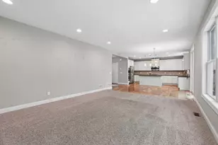10601 Watersedge Ln, Woodbury, MN 55129 - Photo 8