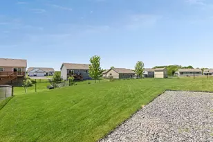 910 Emily Ct NE, Montgomery, MN 56069 - Photo 16