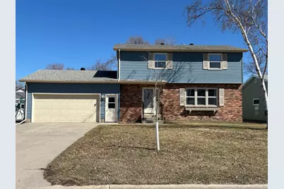 804 Crocker Avenue S, Thief River Falls, MN 56701 - Photo 1