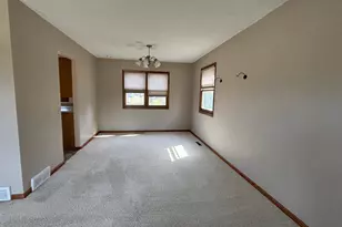 804 Crocker Ave S, Thief River Falls, MN 56701 - Photo 8