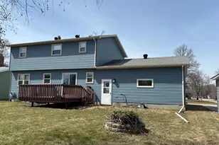 804 Crocker Ave S, Thief River Falls, MN 56701 - Photo 2