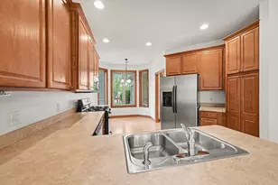 2318 Olivia Ct E, Maplewood, MN 55119 - Photo 14