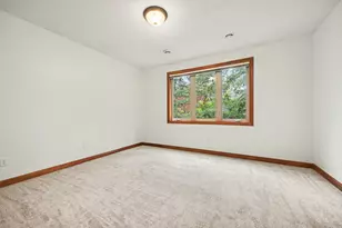 2318 Olivia Ct E, Maplewood, MN 55119 - Photo 18