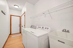 2318 Olivia Ct E, Maplewood, MN 55119 - Photo 24
