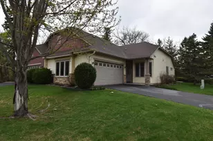 2318 Olivia Ct E, Maplewood, MN 55119 - Photo 2