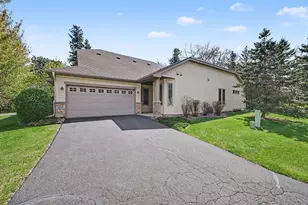 2318 Olivia Ct E, Maplewood, MN 55119 - Photo 2