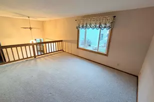 711 Cope Ave W, Roseville, MN 55113 - Photo 4
