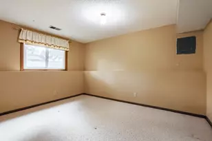 711 Cope Ave W, Roseville, MN 55113 - Photo 22