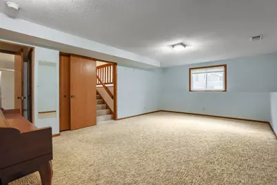 711 Cope Avenue W, Roseville, MN 55113 - Photo 12