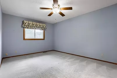 711 Cope Avenue W, Roseville, MN 55113 - Photo 14