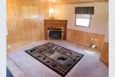 911 Hamilton Avenue NE, Red Lake Falls, MN 56750 - Photo 2