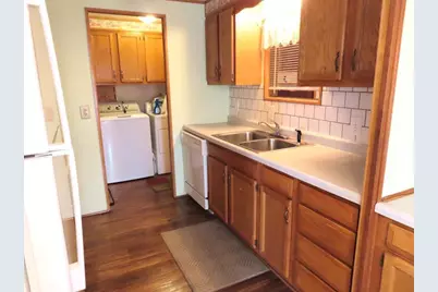 911 Hamilton Avenue NE, Red Lake Falls, MN 56750 - Photo 8