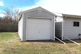 911 Hamilton Ave NE, Red Lake Falls, MN 56750 - Photo 28