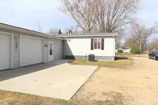 911 Hamilton Ave NE, Red Lake Falls, MN 56750 - Photo 22