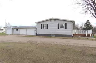 911 Hamilton Ave NE, Red Lake Falls, MN 56750 - Photo 34