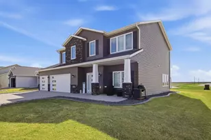 5651 43rd St S, Fargo, ND 58104 - Photo 4