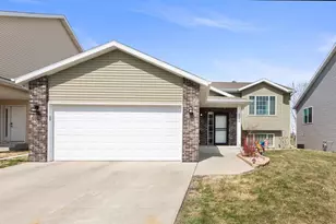 6089 55th Avenue South, Fargo, ND 58104 - Photo 2