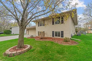 803 Newell Dr, Apple Valley, MN 55124 - Photo 4