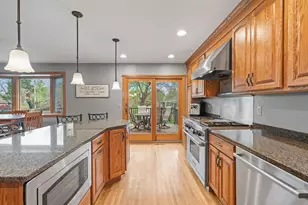 803 Newell Dr, Apple Valley, MN 55124 - Photo 14