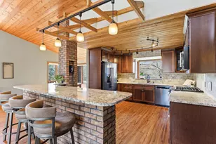 1180 Kinglet Ct, Eagan, MN 55123 - Photo 4