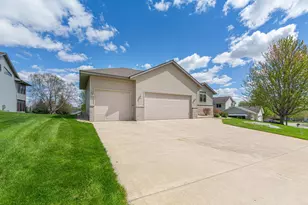 2505 Hulett Ct, Faribault, MN 55021 - Photo 4