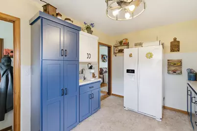 216 7th Avenue SE, Waseca, MN 56093 - Photo 8
