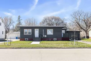 713 13th St N, Moorhead, MN 56560 - Photo 1