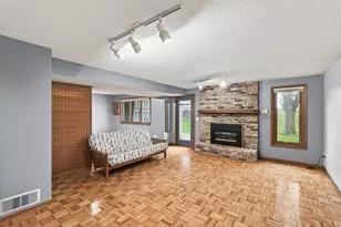 9367 Nesbitt Rd, Bloomington, MN 55437 - Photo 22