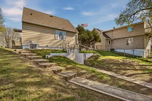 1003 13th Ave SW, Austin, MN 55912 - Photo 2