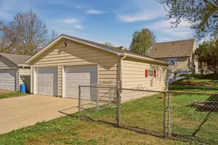 1003 13th Ave SW, Austin, MN 55912 - Photo 4