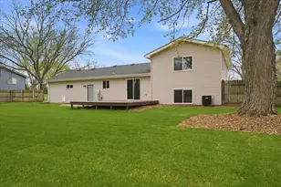 6560 49th St N, Oakdale, MN 55128 - Photo 20