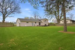 6560 49th St N, Oakdale, MN 55128 - Photo 22