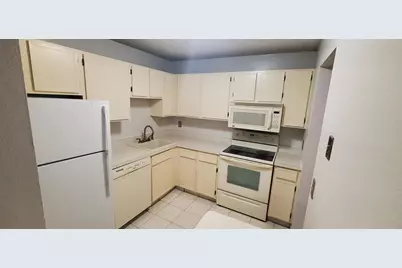 1700 Four Oaks Road #321, Eagan, MN 55121 - Photo 2