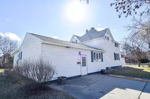 203 E Fletcher Ave, Warren, MN 56762 - Photo 1
