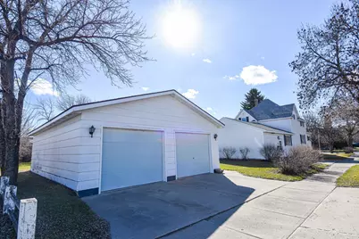 203 E Fletcher Avenue, Warren, MN 56762 - Photo 8