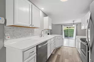 8981 Spring Ln, Woodbury, MN 55125 - Photo 14