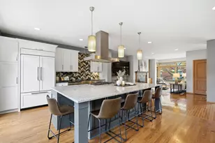 164 Bank St SE, Minneapolis, MN 55414 - Photo 2