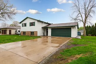 3 St Marks Bay, Faribault, MN 55021 - Photo 2