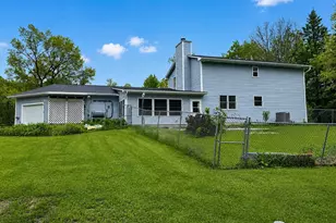 238 Glen Cir, River Falls, WI 54022 - Photo 8